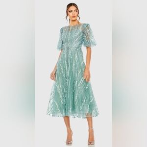 Mac Duggal NWT # 20485 size 6